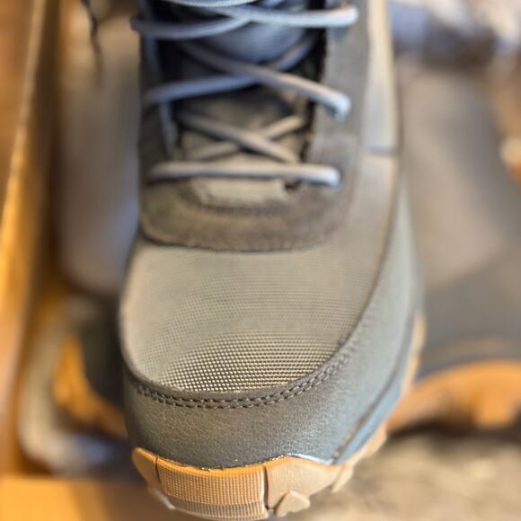 North Face Mens Chilkat Nylon II Boots 9.5 Gray NWT Snow Rain Hike Camp Outdoor North Face Mens Chilkat Nylon II Boots 9.5 Gray NWT Snow  main image 4